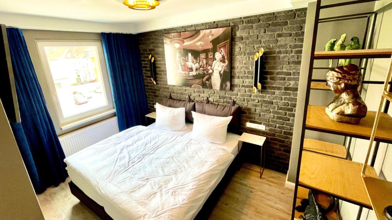 Hotel Iq *