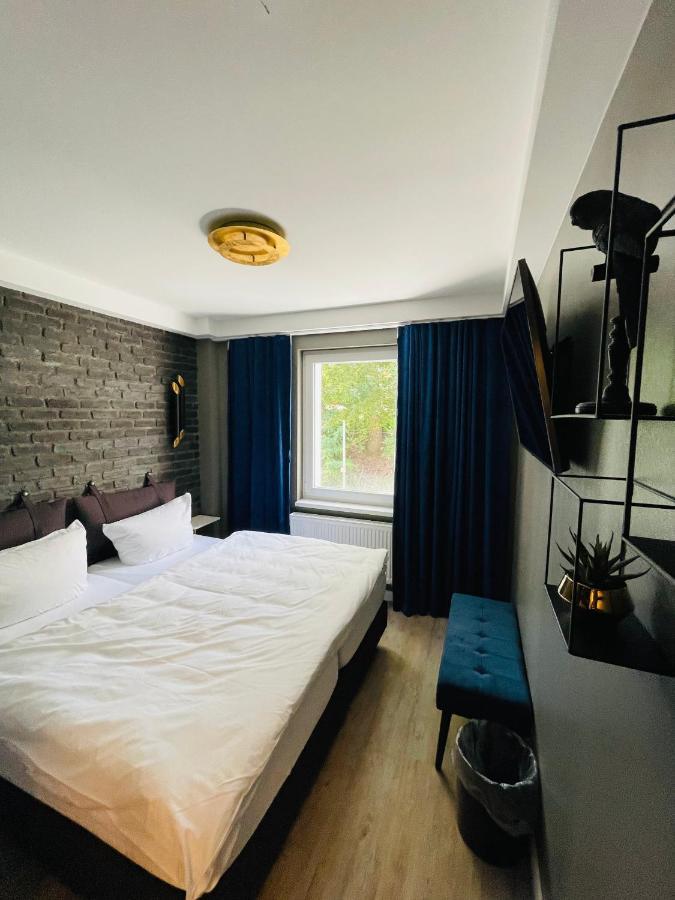 Hotel Iq