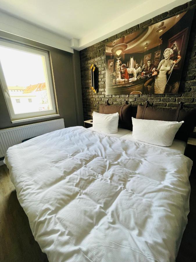Hotel Iq *