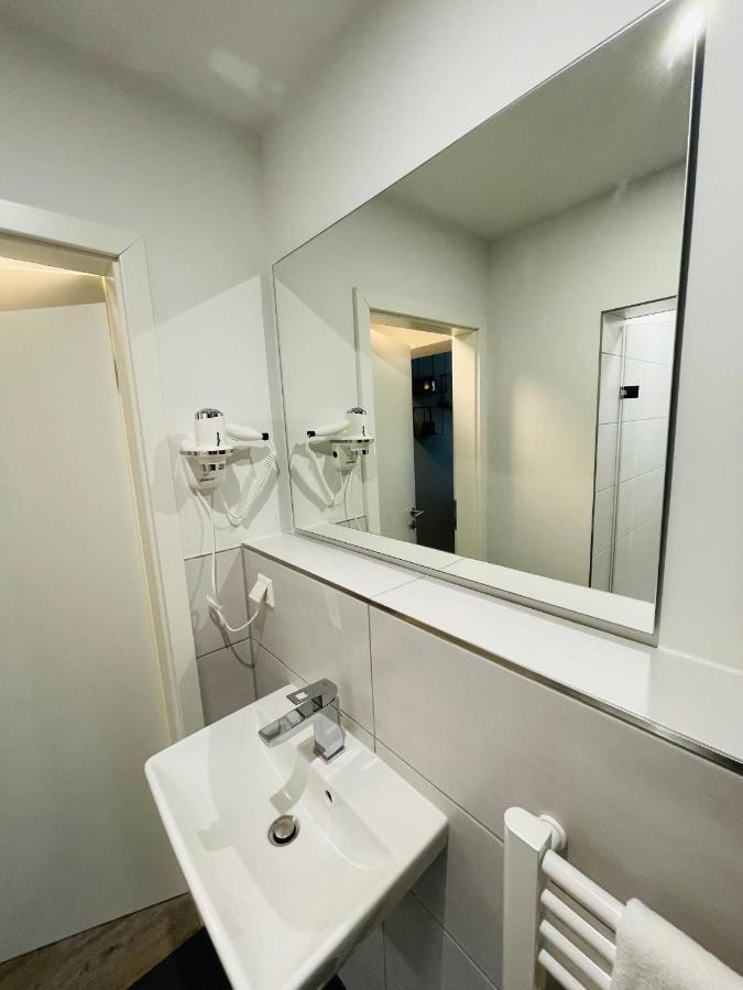Hotel Iq