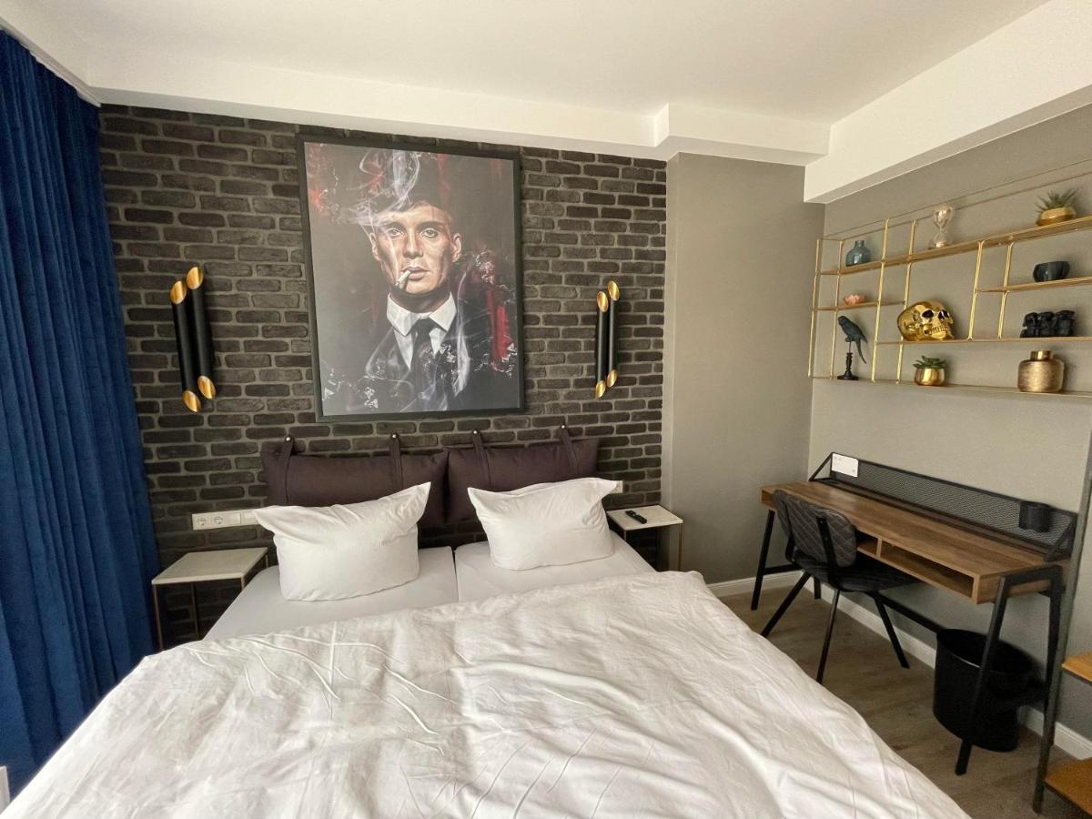 Hotel Iq *