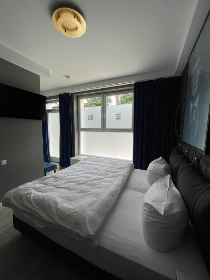 Hotel Iq *